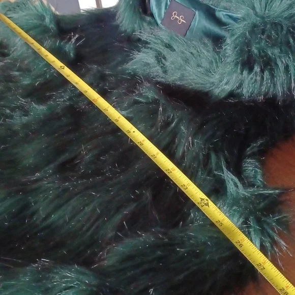 Jessica Simpson  fuzzy  vest - Picture 6 of 12